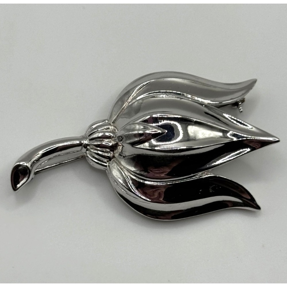 Vintage Trifari Pat Pend Tulip Flower Silver Tone Pin Brooch